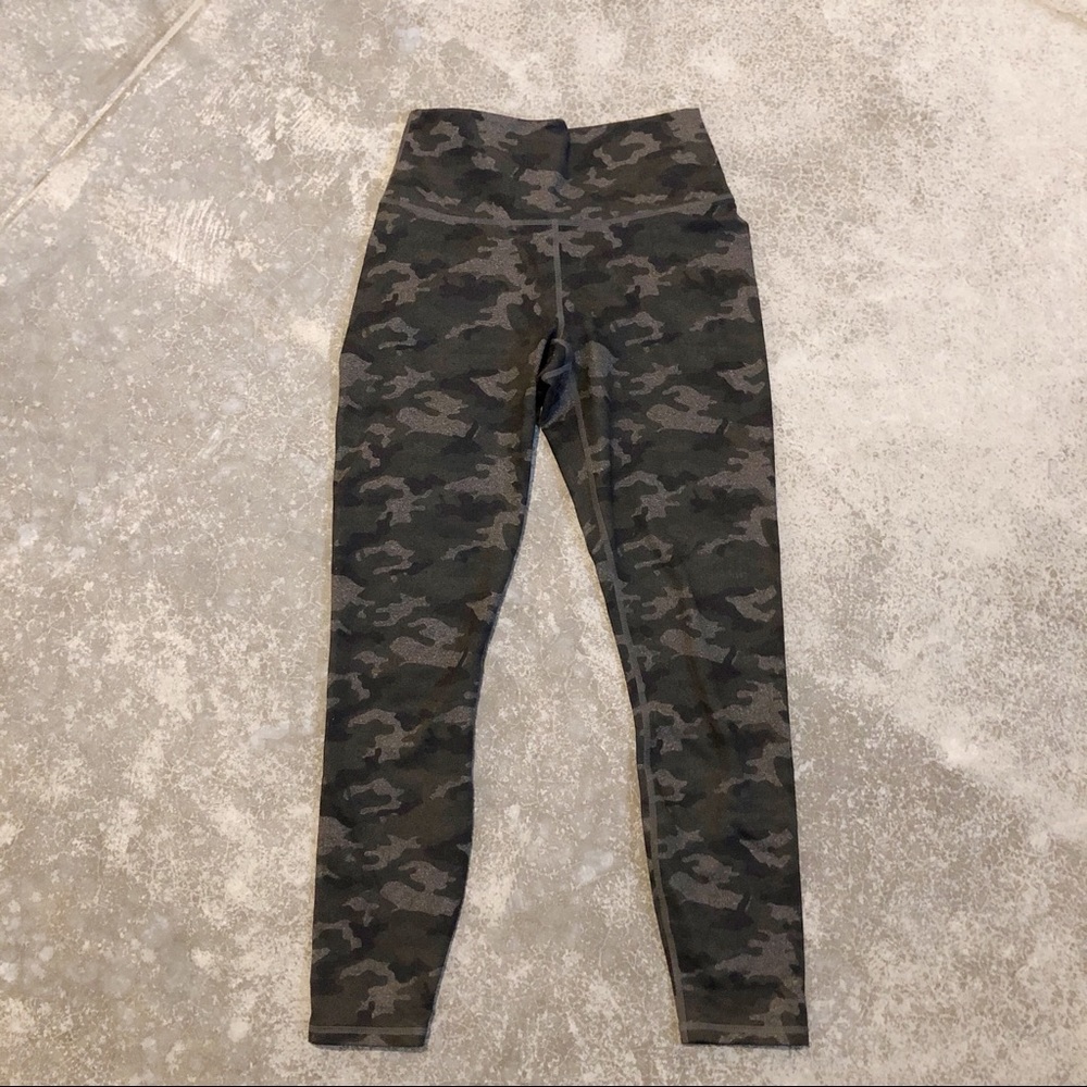 Fabletics•Powerhold leggings•Camo•XS